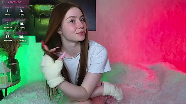 Snapshot of RandiEllett chatting on December 2024 09:19:01 PM RandiEllett online show from December 2024 09:19:01 PM