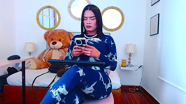 Snapshot of zoe_hecate_sexx chatting on November 2025 02:44:02 AM zoe hecate sexx online show from November 2025 02:44:02 AM