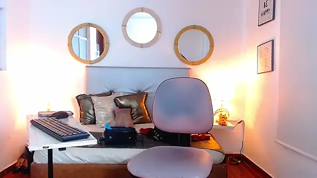 Snapshot of zoe_hecate_sexx chatting on April 2026 10:42:02 PM zoe hecate sexx online show from April 2026 10:42:02 PM