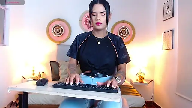 Snapshot of zoe_hecate_sexx chatting on April 2026 07:25:02 PM zoe hecate sexx online show from April 2026 07:25:02 PM