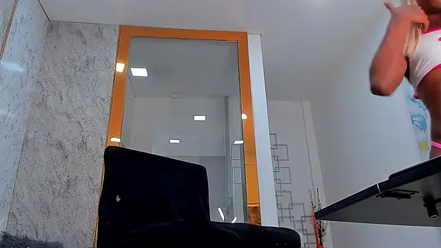 Keila Mendoza online show from March 2025 09:09:02 PM