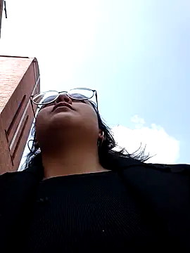 lara moon25 online show from December 2024 05:28:02 PM