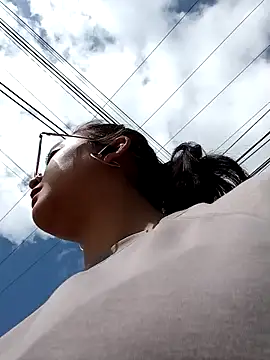 lara moon25 online show from December 2024 03:33:01 PM