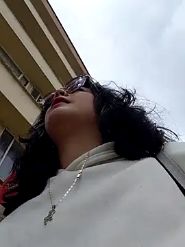 lara moon25 online show from November 2025 06:30:02 PM