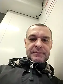 Snapshot of Andrzej-M chatting on November 2025 06:07:02 PM Andrzej-M online show from November 2025 06:07:02 PM