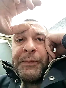 Snapshot of Andrzej-M chatting on November 2025 11:54:01 AM Andrzej-M online show from November 2025 11:54:01 AM