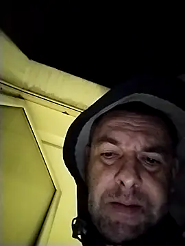 Snapshot of Andrzej-M chatting on November 2025 11:58:01 PM Andrzej-M online show from November 2025 11:58:01 PM