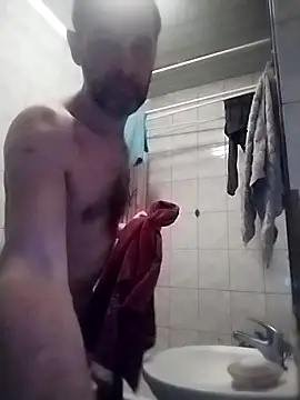 Snapshot of Andrzej-M chatting on March 2026 05:10:02 PM Andrzej-M online show from March 2026 05:10:02 PM