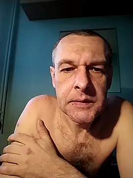 Snapshot of Andrzej-M chatting on April 2026 05:28:01 PM Andrzej-M online show from April 2026 05:28:01 PM