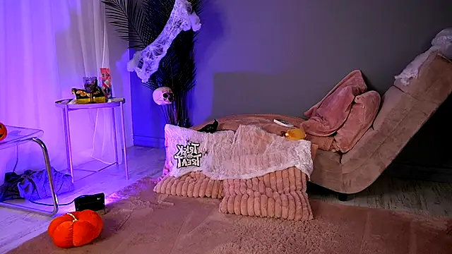 BetsyGonzale online show from October 2025 04:59:01 AM