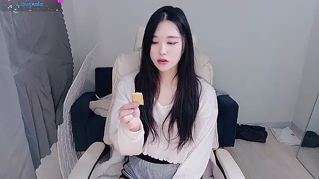 who Lilly online show from December 2025 12:03:02 PM