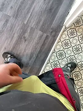 Snapshot of lescoquin2215 chatting on December 2024 08:37:02 AM lescoquin2215 online show from December 2024 08:37:02 AM