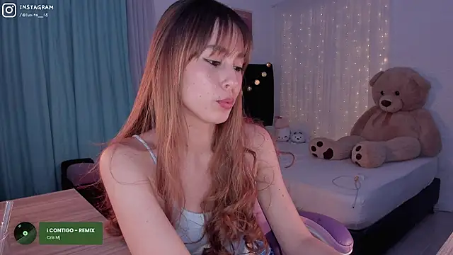 Snapshot of alice_guerin_ chatting on February 2025 06:43:02 AM alice guerin  online show from February 2025 06:43:02 AM