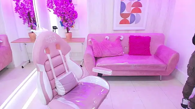 Gabby evanns online show from October 2025 12:08:02 PM