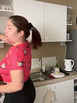 WhiteWomen online show from October 2025 04:25:02 PM