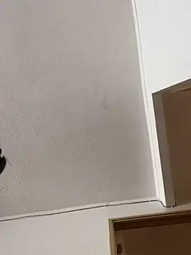 WhiteWomen online show from December 2025 04:05:01 PM