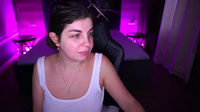 MirandaWong online show from November 2025 07:30:01 AM