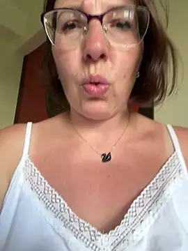 Snapshot of B_Bonya_m chatting on February 2025 01:02:01 AM B Bonya m online show from February 2025 01:02:01 AM