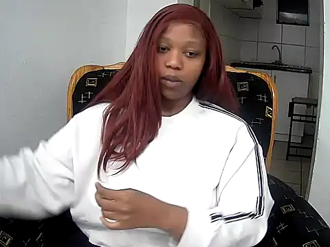 Snapshot of GoldenPussyXOXO chatting on February 2026 05:10:02 PM GoldenPussyXOXO online show from February 2026 05:10:02 PM