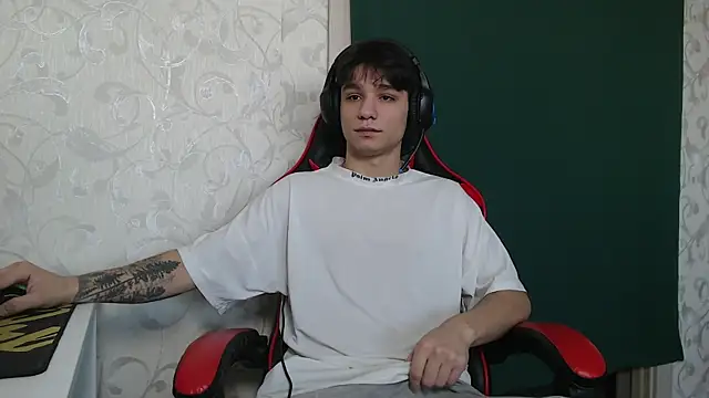 Snapshot of Ricky-boy chatting on December 2024 09:28:02 AM Ricky-boy online show from December 2024 09:28:02 AM