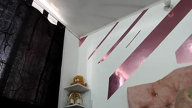 Snapshot of Kitten_Hot_ chatting on September 2025 03:06:02 PM Kitten Hot online show from September 2025 03:06:02 PM