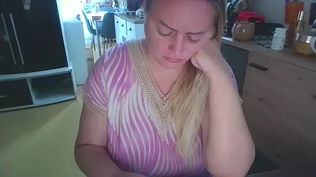 Meliss Official9 online show from September 2025 05:42:02 AM