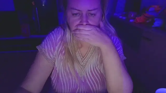 Meliss Official9 online show from October 2025 05:44:02 PM