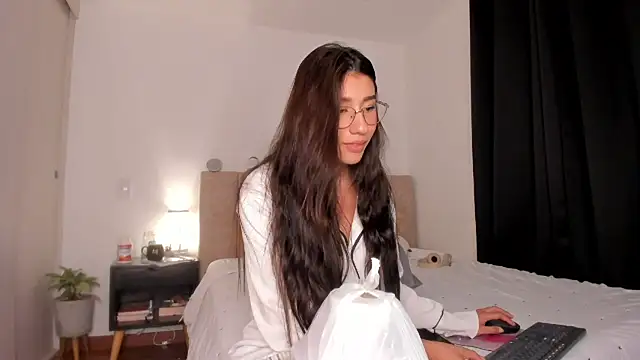 Snapshot of danna_davis18 chatting on February 2025 07:42:01 PM danna davis18 online show from February 2025 07:42:01 PM