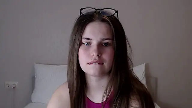 Snapshot of AlenaDast chatting on January 2025 07:15:01 PM AlenaDast online show from January 2025 07:15:01 PM