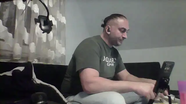 Snapshot of NewyorkDimi chatting on November 2025 12:42:02 AM NewyorkDimi online show from November 2025 12:42:02 AM