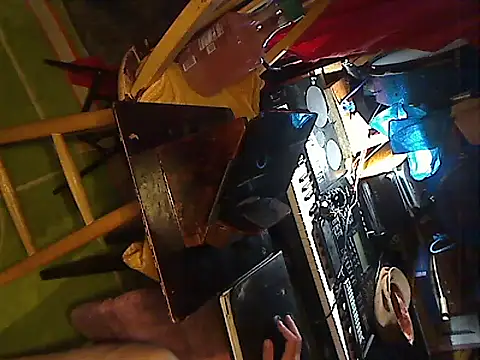 DREAMZ420 online show from May 2026 07:50:01 AM