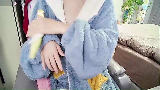 Snapshot of Xiaoyu-G chatting on October 2025 12:58:01 AM Xiaoyu-G online show from October 2025 12:58:01 AM