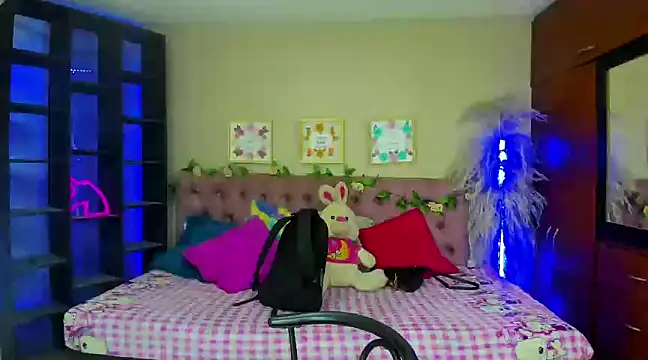 Snapshot of Lia_Keen chatting on January 2025 07:27:01 PM Lia Keen online show from January 2025 07:27:01 PM