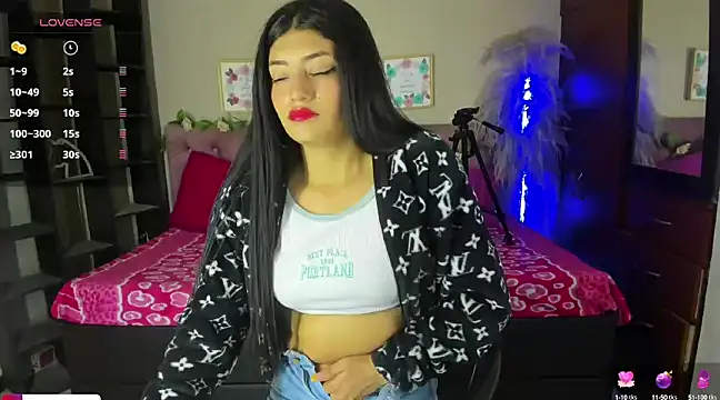 Snapshot of Lia_Keen chatting on February 2025 08:00:01 PM Lia Keen online show from February 2025 08:00:01 PM