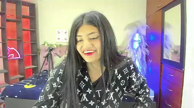 Snapshot of Lia_Keen chatting on February 2025 08:16:02 PM Lia Keen online show from February 2025 08:16:02 PM