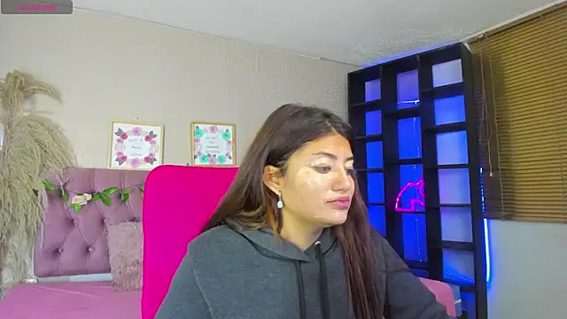 Snapshot of Lia_Keen chatting on October 2025 08:09:02 PM Lia Keen online show from October 2025 08:09:02 PM