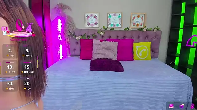 Snapshot of Lia_Keen chatting on November 2025 08:42:02 PM Lia Keen online show from November 2025 08:42:02 PM