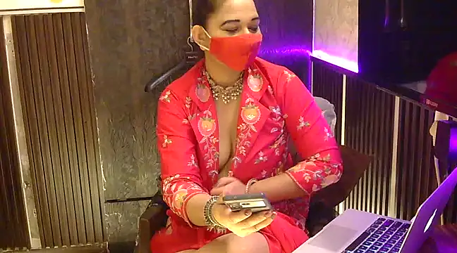 fabdemira online show from December 2024 11:05:01 PM