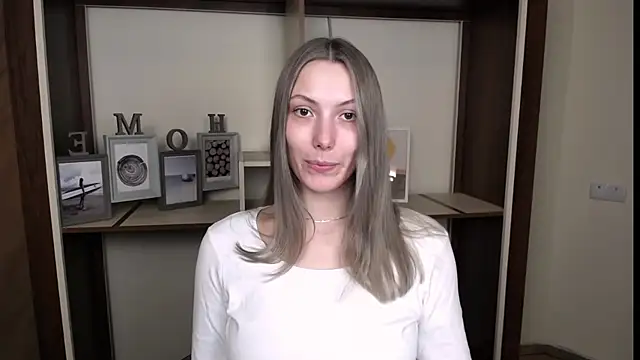 Snapshot of VanessaMay_ chatting on March 2026 03:51:01 PM VanessaMay online show from March 2026 03:51:01 PM