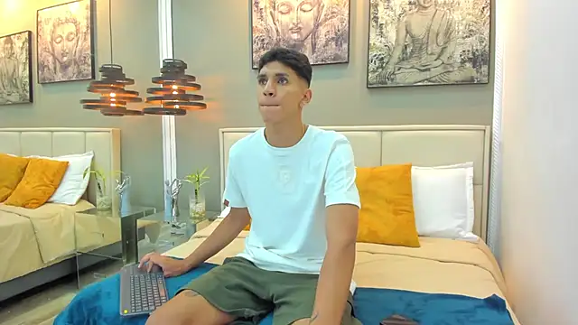 Snapshot of kieran_derek chatting on November 2025 03:18:02 AM kieran derek online show from November 2025 03:18:02 AM