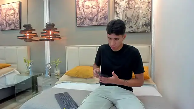 Snapshot of kieran_derek chatting on November 2025 03:48:01 AM kieran derek online show from November 2025 03:48:01 AM