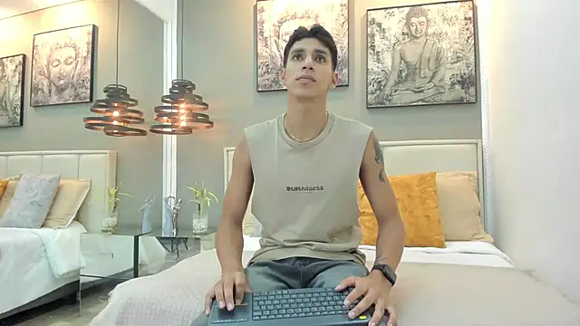 Snapshot of kieran_derek chatting on December 2025 11:20:02 PM kieran derek online show from December 2025 11:20:02 PM