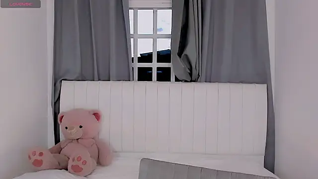 Snapshot of gatitavenecis chatting on September 2025 10:48:01 AM gatitavenecis online show from September 2025 10:48:01 AM