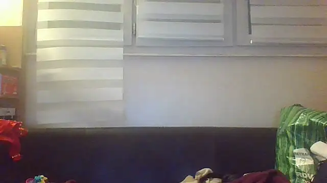 Snapshot of unejeunebrat81 chatting on January 2025 02:58:01 AM unejeunebrat81 online show from January 2025 02:58:01 AM