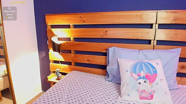 Snapshot of stefania_lerner chatting on December 2024 03:26:02 PM stefania lerner online show from December 2024 03:26:02 PM