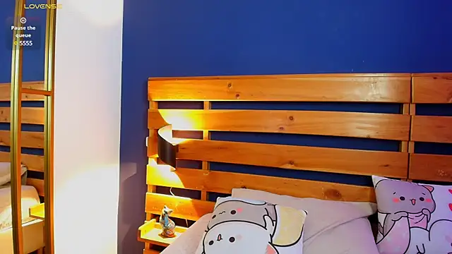 Snapshot of stefania_lerner chatting on January 2025 03:32:02 PM stefania lerner online show from January 2025 03:32:02 PM