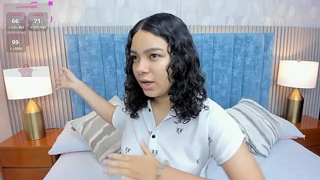 pretty sunlight  online show from October 2025 02:06:02 AM