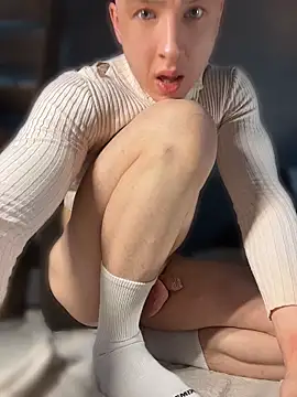 Snapshot of Hungry__Puppy chatting on April 2026 02:39:02 PM Hungry Puppy online show from April 2026 02:39:02 PM