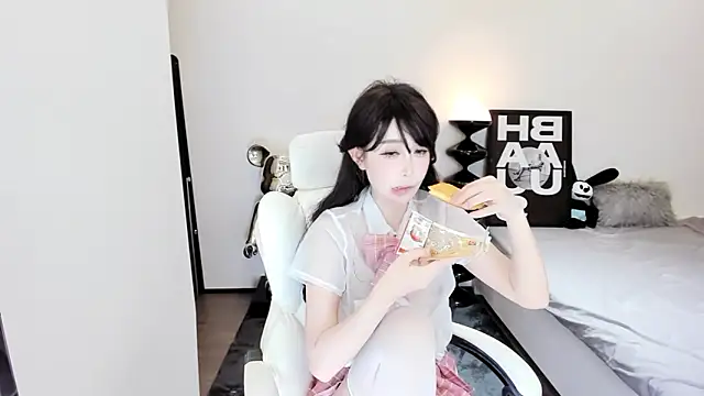 Snapshot of bdbdzs chatting on February 2025 08:31:01 PM bdbdzs online show from February 2025 08:31:01 PM