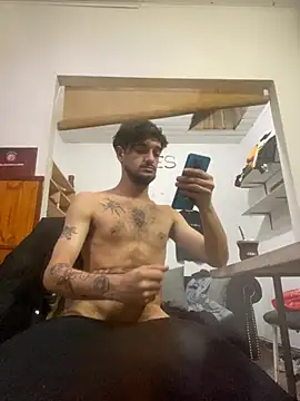 Snapshot of Tomito14 chatting on October 2025 04:57:01 AM Tomito14 online show from October 2025 04:57:01 AM